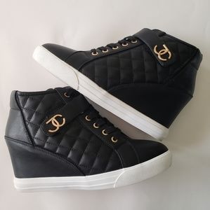 Juicy Couture Journey Wedge Platform Womens Sneakers Size 10M